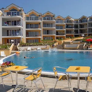 Apartment In Complex Panorama